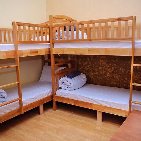 Golden Globus Hostel Kiev Luaran gambar