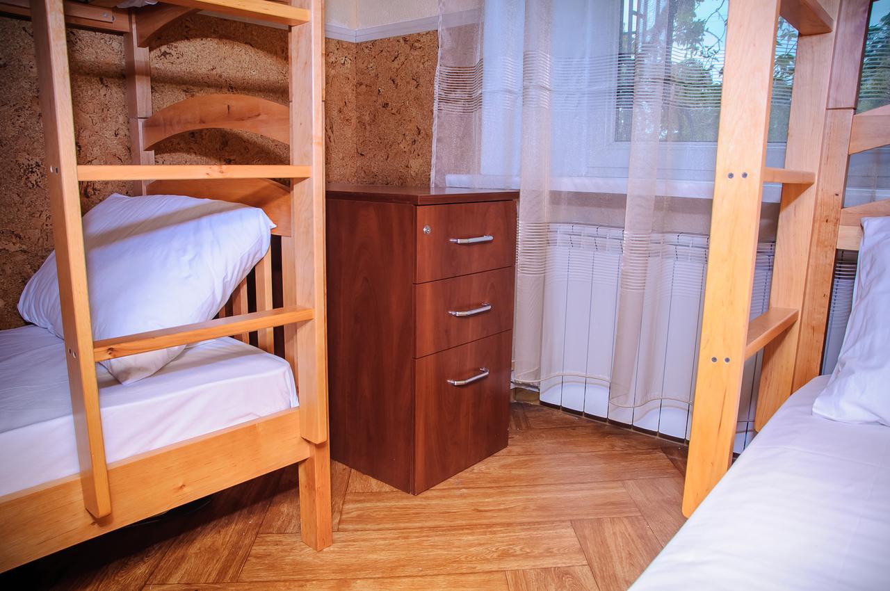 Golden Globus Hostel Kiev Luaran gambar