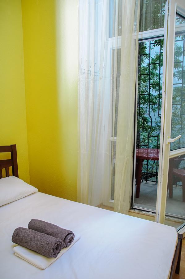 Golden Globus Hostel Kiev Luaran gambar