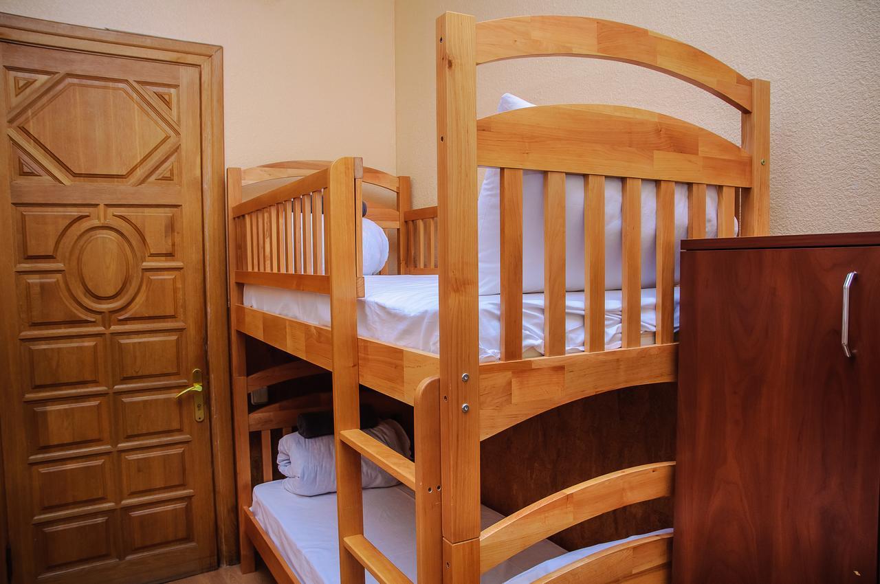 Golden Globus Hostel Kiev Luaran gambar