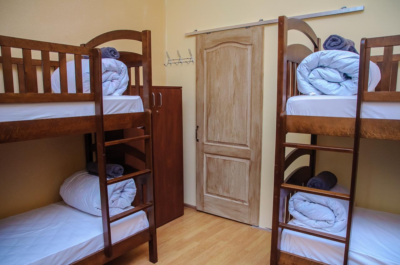 Golden Globus Hostel Kiev Luaran gambar