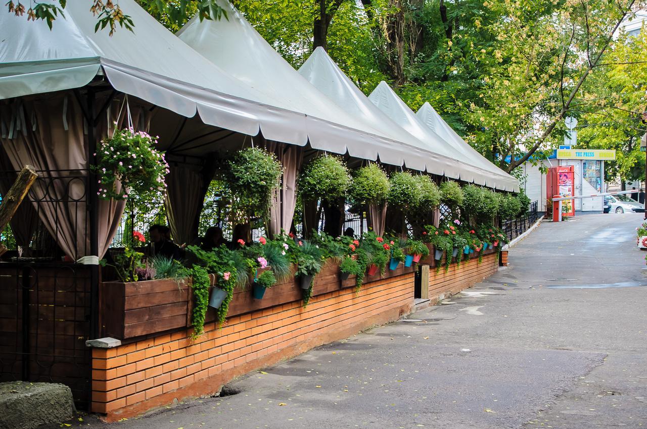 Golden Globus Hostel Kiev Luaran gambar