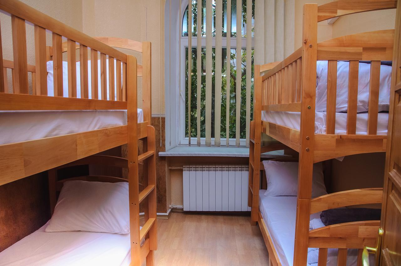 Golden Globus Hostel Kiev Luaran gambar