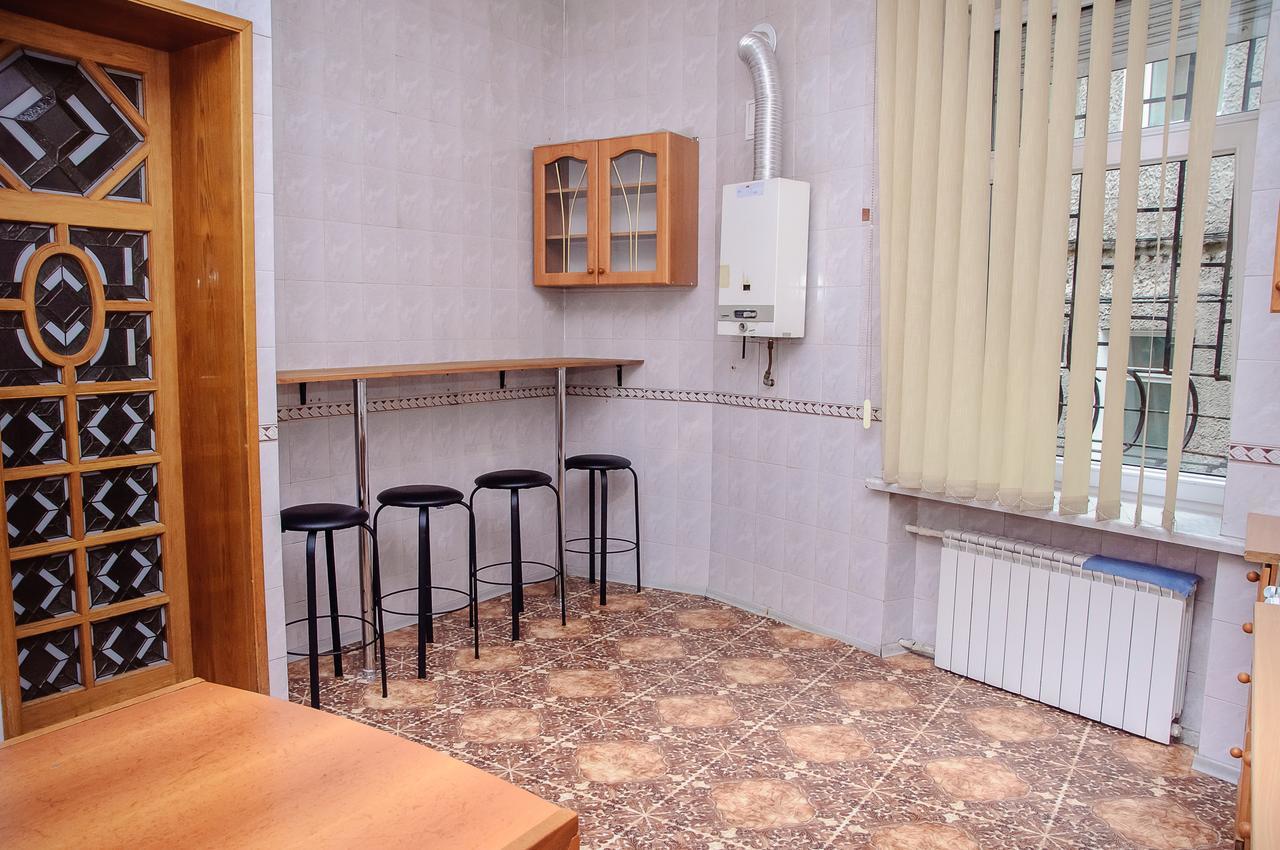 Golden Globus Hostel Kiev Luaran gambar