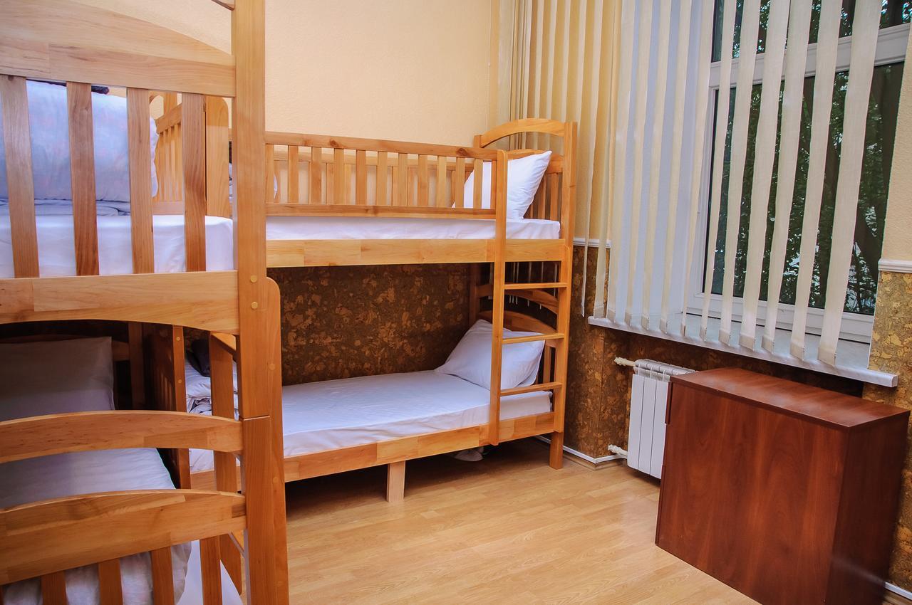 Golden Globus Hostel Kiev Luaran gambar